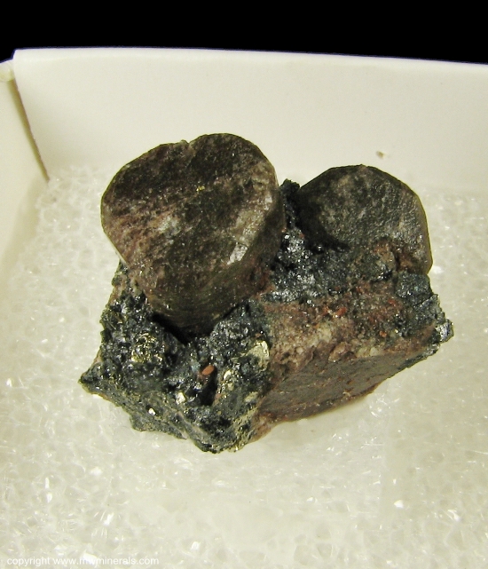 Mineral Specimen: Fluorapatite from Pea Ridge Mine, Sullivan, Washington Co., Missouri, USA