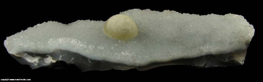 Mineral Specimen: Spherical Fluorite on Druzy Quartz on Agate from Mahadari quarry, Sinnar, Nasik District, Maharashtra, India