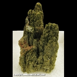 Mineral Specimen: Epidote Crystals from Calaveras County, California Mineral Specimen: Epidote Crystals from Calaveras County, California