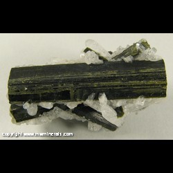 Minerals Specimen: Epidote, Quartz from Ribeirao das Folhas, Itamarandiba, Minas Gerais, Brazil