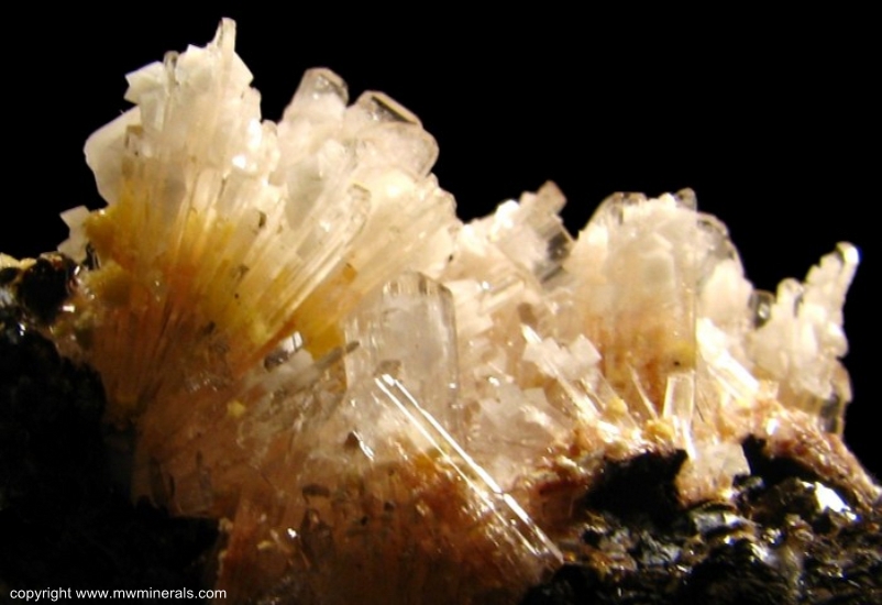 Mineral Specimen: Hemimorphite, Calcite and Mimetite from Mina Ojuela, Mapimi, Durango, Mexico