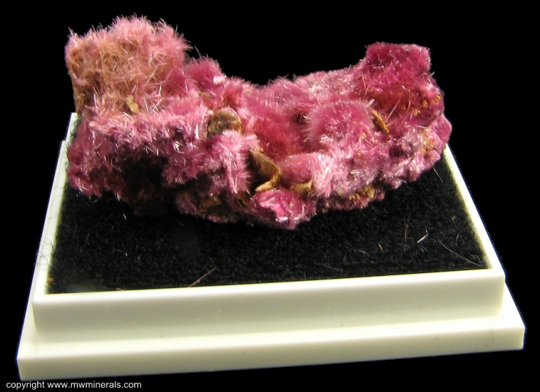 Mineral Specimen: Erythrite from Sara Alicia Mine, San Bernardo, Mun. de Alamos, Sonora, Mexico