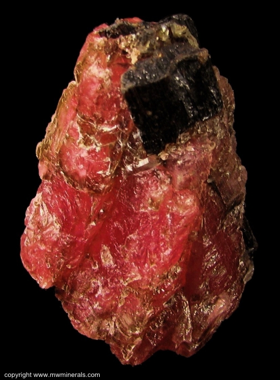 Mineral Specimen: Rhodochrosite, Hubnerite and Quartz from Pasto Bueno District, Pallasca Province, Ancash Department, Peru