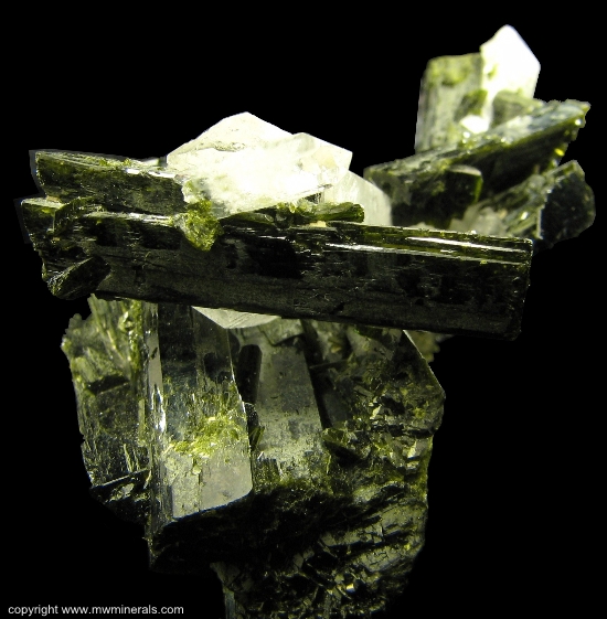 Mineral Specimen: Epidote and Quartz from Fazenda Rubin Pimenta Mine, Capelinha, Jequitinhonha valley, Minas Gerais, Bra