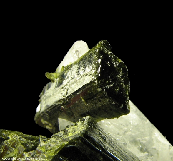 Mineral Specimen: Epidote and Quartz from Fazenda Rubin Pimenta Mine, Capelinha, Jequitinhonha valley, Minas Gerais, Bra